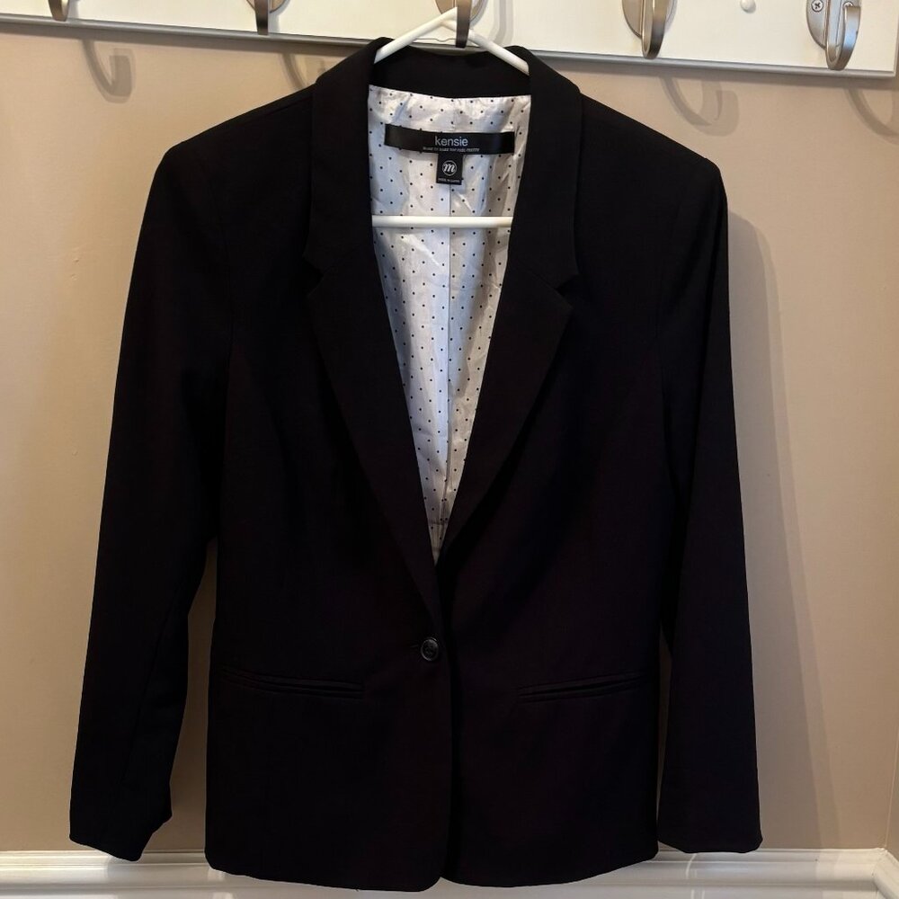 KENSIE WOMAN'S BLAZER Size M in color BLACK